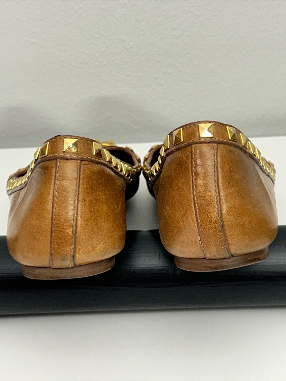 Tory Burch Dale Brown Leather Logo Gold Stud Ballet Flats Slip-on Size 9 - Picture 3 of 13